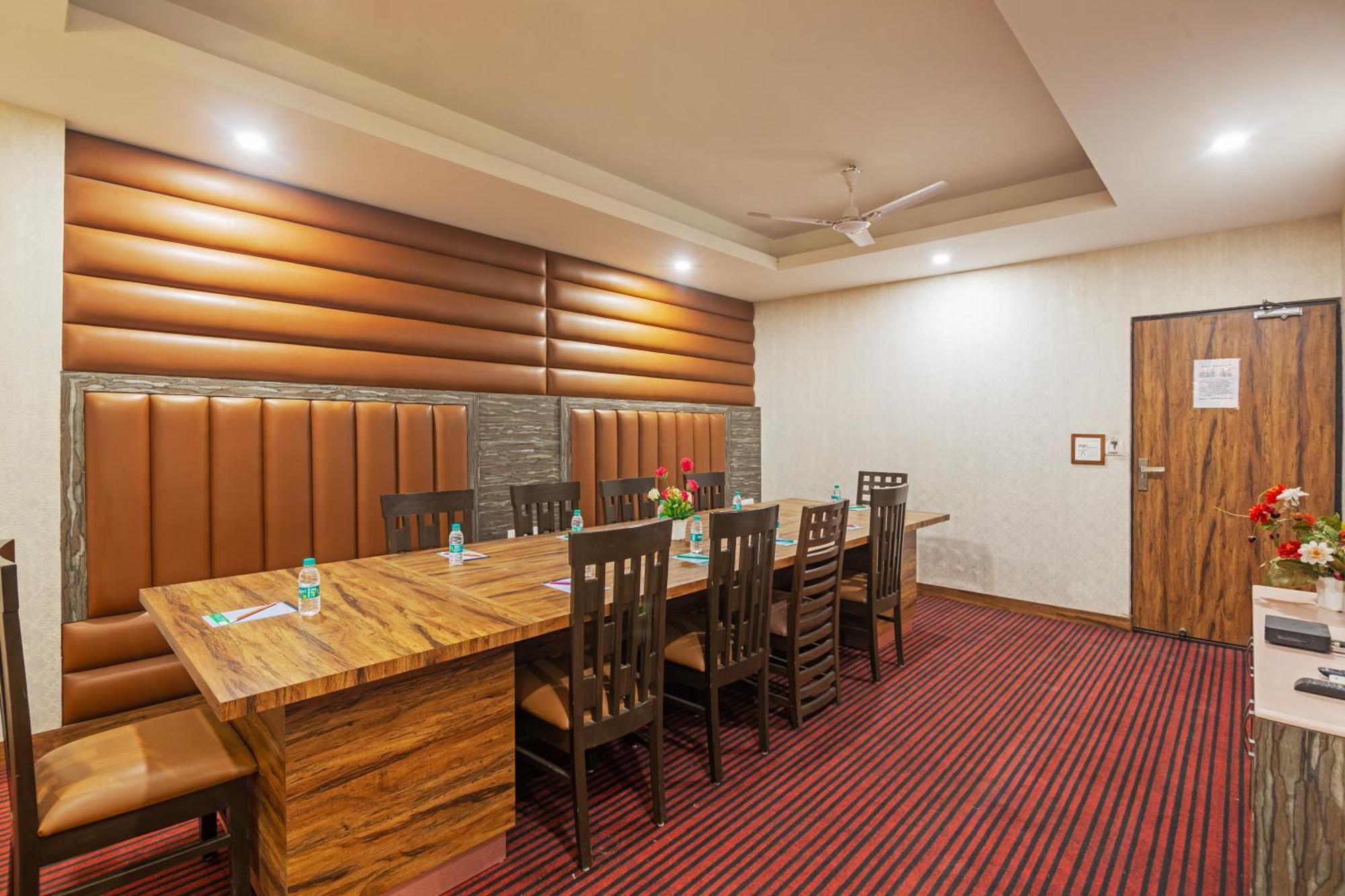 Hotel Mahajan International, Delhi Airport New Delhi Buitenkant foto